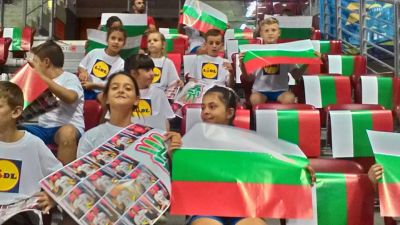 Волейболистите от 40 СУ асистират на националния отбор - Изображение 2